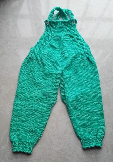 简单实用的手工编织宝宝背带裤套装