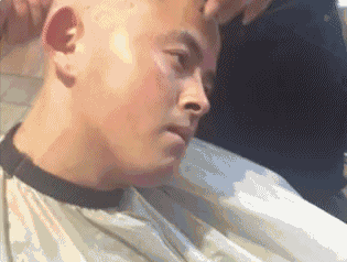 搞笑:高考完毕,姑娘们开始好好庆祝一下!