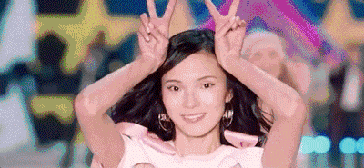 阿依莲,你欠蝴蝶结一声道歉