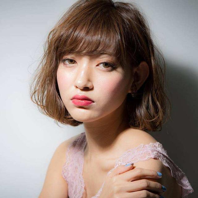 流行的齐肩短发怎么扎好看?6款教程图解让你美过清凉