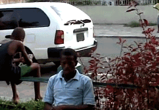 中青看点 笑话频道 ></p></a> 正文   带侄儿到我们公司玩,同事小张很热情的给