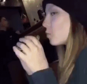 开心一刻:皮一下很开心,像不像单身的你?