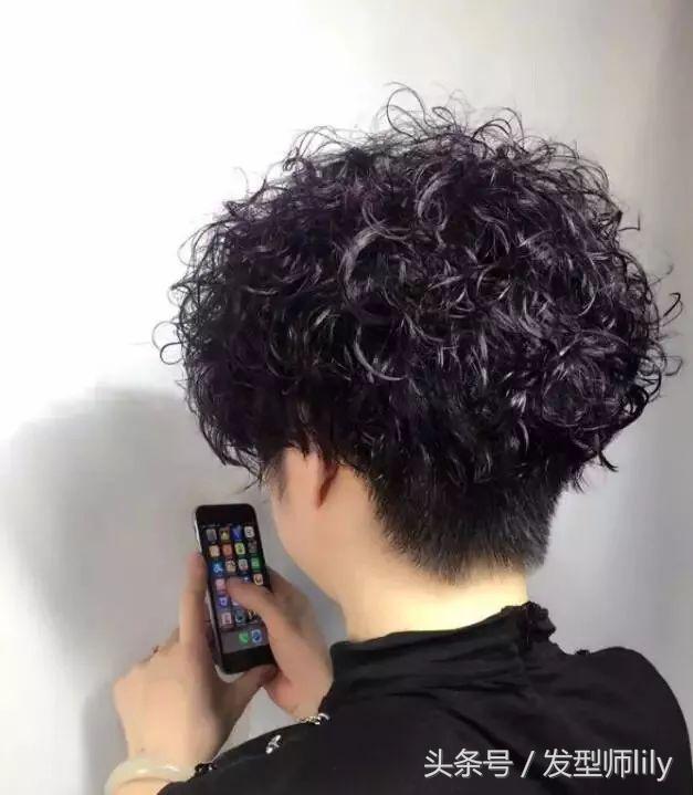 发型烫全头,时尚最洋气