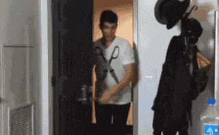 中青看点 笑话频道 ></p></a> 正文    前几年跟女盆友是异地恋,楼主在一家