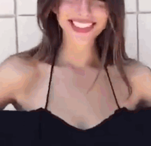 搞笑gif:哼,你竟然忘记了!好,这下我又有理由生气了!