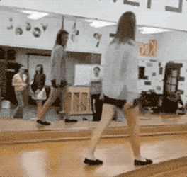 搞笑gif:一个令人很难忘的生日