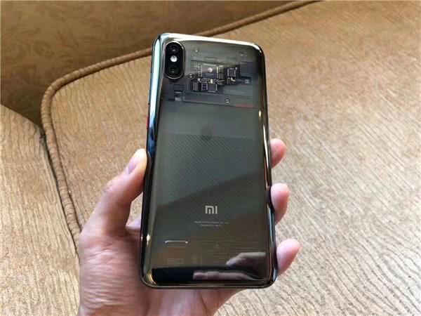 小米8发布,首发faceid 压感屏幕指纹识别 双频gps,黑科技满满!
