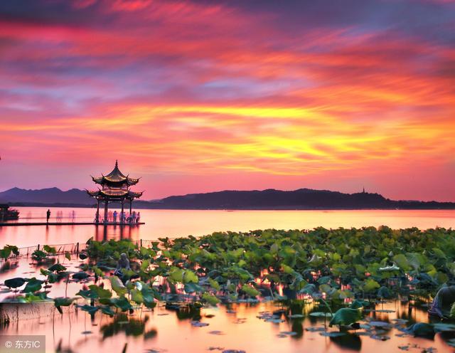 游览西湖美景:一湖晚照,两棹清风,听山听水听风月无边