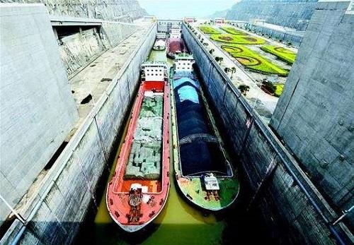 高速公路要收费,那三峡大坝过船一次要收多少钱?良心