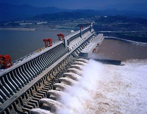 高速公路要收费,那三峡大坝过船一次要收多少钱?良心