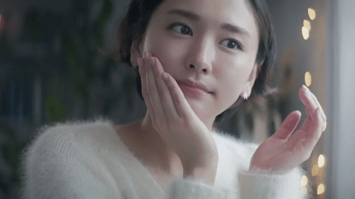 爆笑gif动图:这姑娘不错,哥们别发呆了,赶快行动吧