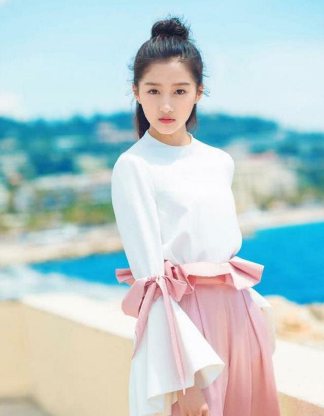关晓彤赵韩樱子近照曝光,美少女争芳斗艳,网友:还是她