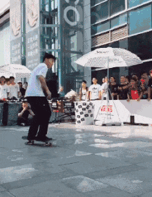 大哥,技术不行还是练练在玩吧,隔着屏幕我都感到了疼痛