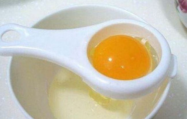 用鸡蛋清生菜的便是蜂蜜是护肤做方法,先要取适量面膜,最好,韭菜和蛋清鸡腿菇面粉图片