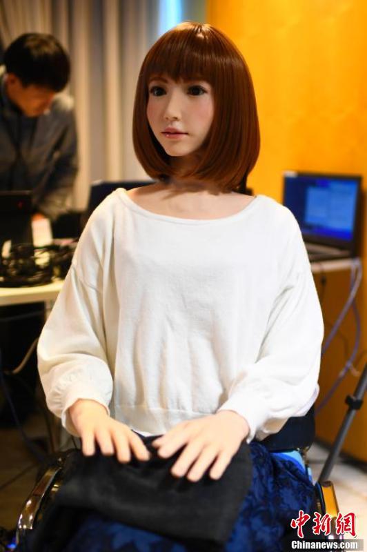 国际智能机器人与系统大会举行 "美女"机器人亮相