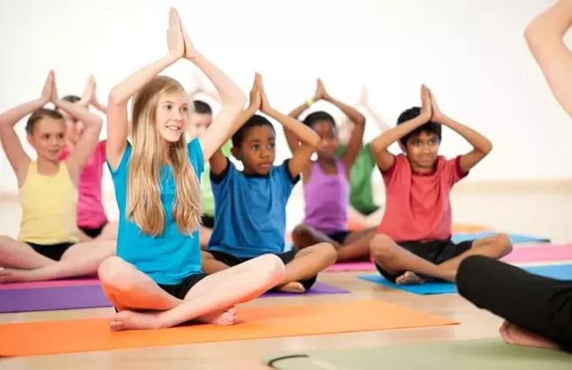 美国权威育儿网站推荐！5分钟就能学会的10组儿童瑜伽动作