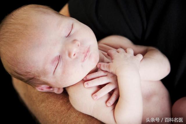 新生儿脐带怎么护理不容易发炎？许多妈妈都是错误做法！