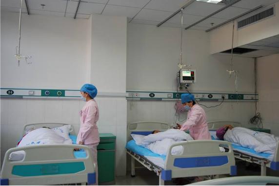 从产房出来，产妇还要经历4件事，第一件事比生孩子还“疼”