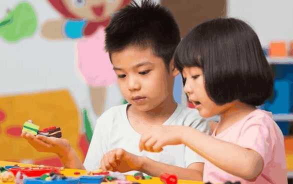 这几种宝宝很容易交到朋友, 家长可以放心送去幼儿园