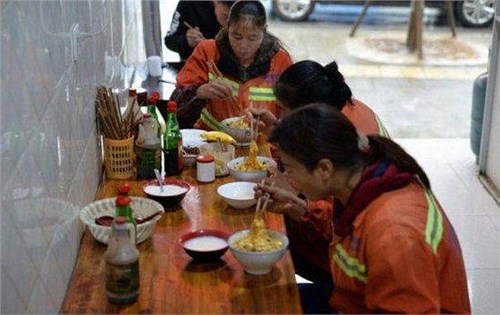 ����ϰ����Ϊ��������Ⱥ���ṩ��ͣ������Լ�����õò����ˣ�