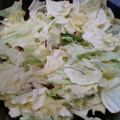 跟饭店大厨学的手撕包菜的做法，果然好吃到没朋友