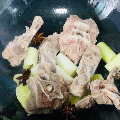 雪冬的第一锅羊蝎子汤