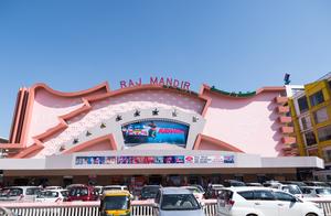 India's Most Luxurious Cinema: Able to Accommodate Thousands, Collective Standing for National Anthem Before Opening