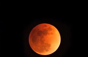 Better to be a solitary moon than surrounded by many stars.
