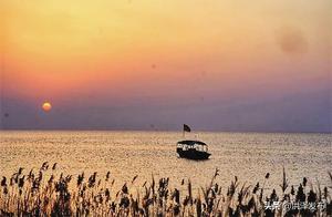 Breathtaking Sunset! Hongze Lake Sunset Splashes Like a Palette of Colors, Captivating Travelers
