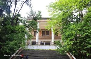 Yunnan's Most Beautiful University: Blossoms in All Seasons, Netizens Say: Perfect for Romance