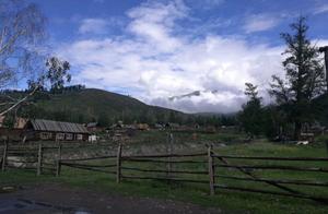 Old Mare's Journey (No. 12 of the Wonders of Beautiful Xinjiang)