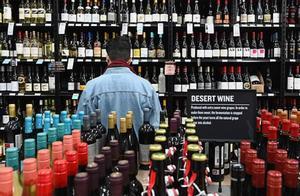 American Citizens Use Excessive Drinking to Cope with the Coronavirus Pandemic, Sales of Spirits Rose 75%