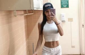 Eating to Lose Weight + Self-Discipline and Hard Work = Stunning Figure
