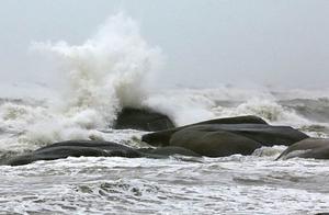Beautiful Hainan Island, 'Shimei Bay' - A Nightmare