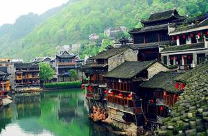 Which of China's Ten Most Beautiful Ancient Towns is the Best?