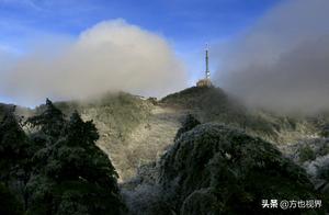 Huangshan Experiences 'Peach Blossom Snow'