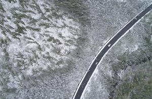 White Snow Moistens Spring, Beautiful Scenery