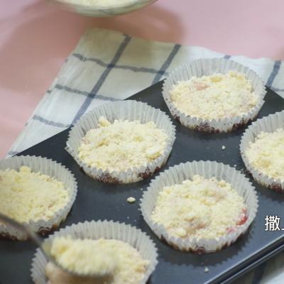 「开饭鸭」酸奶草莓酥粒麦芬 #安佳食力召集，力挺新一年#