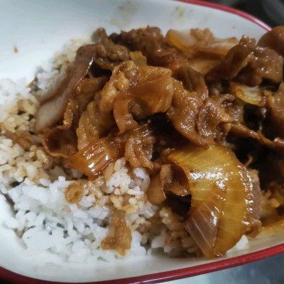 5分钟就能做好的肥牛饭，简单又好吃