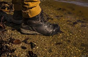 What is the Difference Between Hiking Shoes and Mountaineering Shoes?