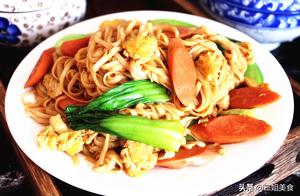 How to Make Stir-Fried Noodles: The Correct Method for Chewy and Delicious Results (No Clumping)
