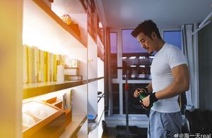Spending a Day at Home and Maintaining Fitness: Superior Abdominal Muscle Definition