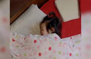 Baby Sleeping After Blanket Was Turned Over: Mom, You Are Disturbing Us, Quickly Cover the Blanket