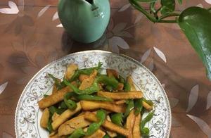 Delicious and Flavorful Green Pepper and Dried Tofu Stir-Fry - A Simple and Delicious Rice Dish