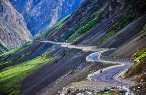 China’s Most Beautiful Highway: The Unique-Kuqa Highway - A Journey to Be Taken Once in a Lifetime