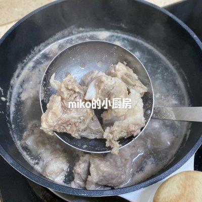 大厨教我的番茄玉米排骨汤的做法，果然好吃到没朋友