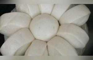 How to Make Simple and Delicious Steamed Buns: Chef Shares Step-by-Step Instructions