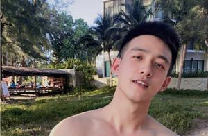 Handsome, sweet little puppy-like boys who enjoy traveling and fitness are definitely unique.