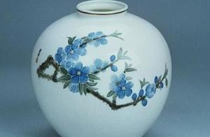 Psychology: Which vase do you find most valuable the first time you see it? Test your recent fortune.