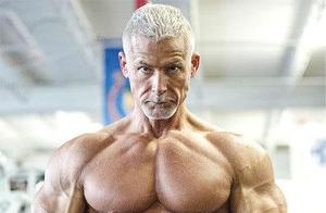 55-Year-Old Uncle Despite Having White Hair, Possesses a Monstrous Physique – Fitness Overcomes Age
